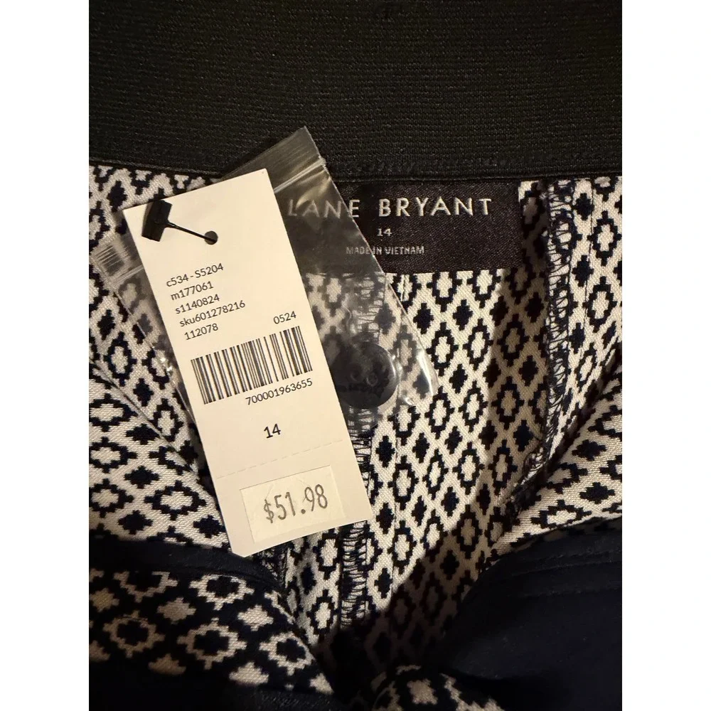 Lane Bryant Womens‎ Size 14 Black White Geometric Diamond Print Shorts Bermuda